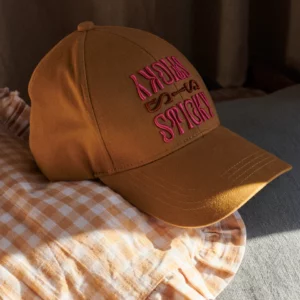 STICKY SIS CLUB • Casquette "Moutarde"