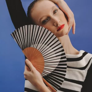 A FAN OF • Petit éventail en bois et coton "Minimal Melody" (19 cm)
