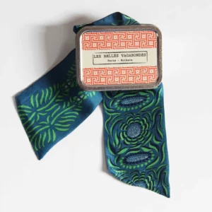 LES BELLES VAGABONDES • bandeau en soie "Camelia vert"